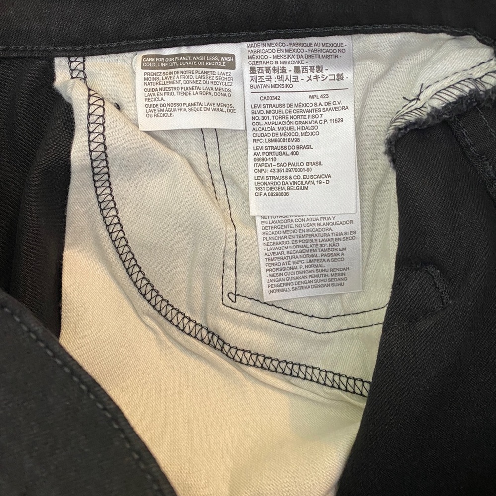 Levi’s 532 Athletic Slim Jeans in Black 34… - Picture 4 of 5